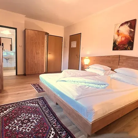 Der Marienhof Garni Otel 4*