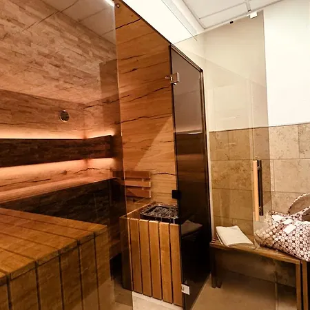 Der Marienhof Garni Hotel 4*