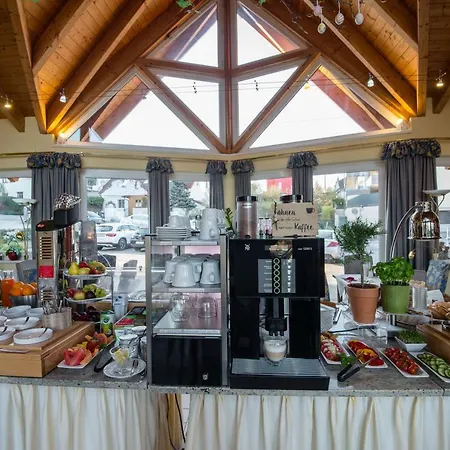 Hotel Der Marienhof Garni 4*