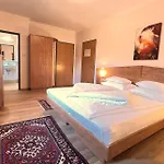 Der Marienhof Garni Hotel 4*