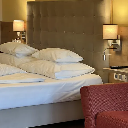 Der Marienhof Garni Hotel 4*
