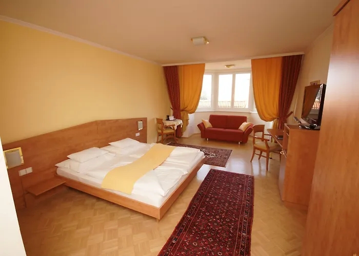 Der Marienhof Garni Hotell